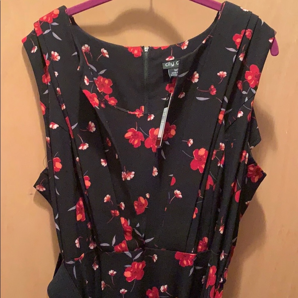 City Chic NWT Size 18 with matching belt